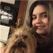 Estudiante universitaria ofrece clases particulares